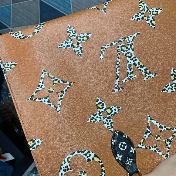 Auth Louis Vuitton ONTHEGO Jungle - Picture 9 of 11